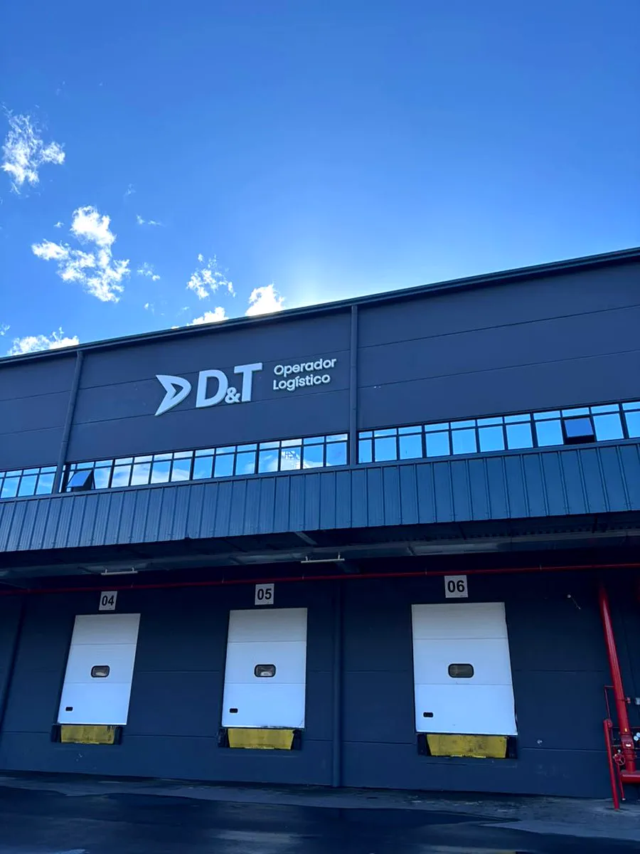 Docas do armazéns gerais D&T