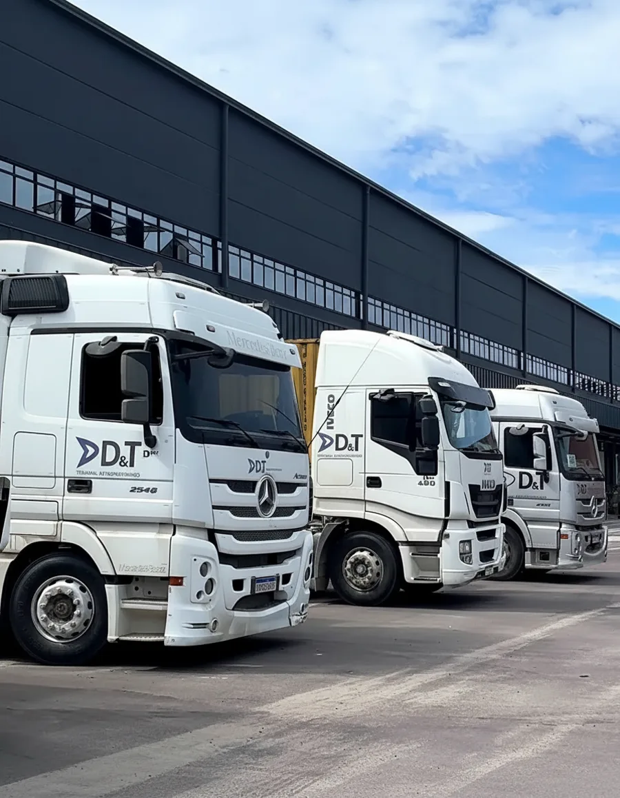 Frota própria de caminhões D&T